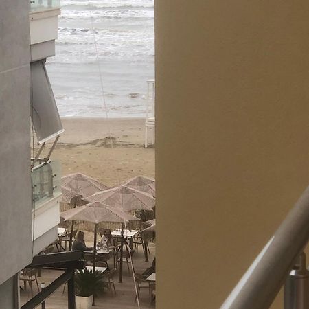 Sun & Sea Apartment Durrës Buitenkant foto