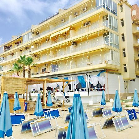 Sun & Sea Apartment Durrës Buitenkant foto