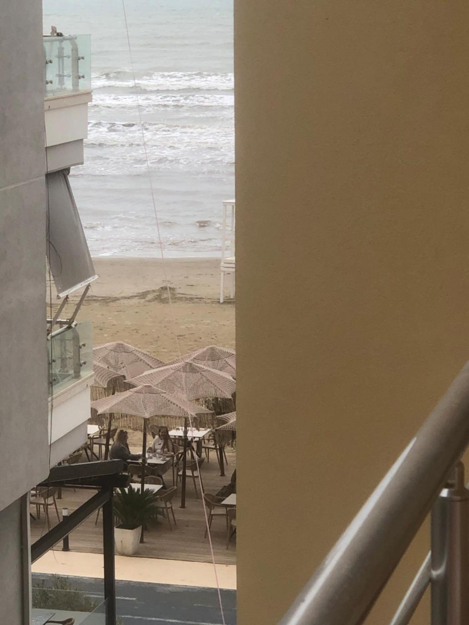 Sun & Sea Apartment Durrës Buitenkant foto