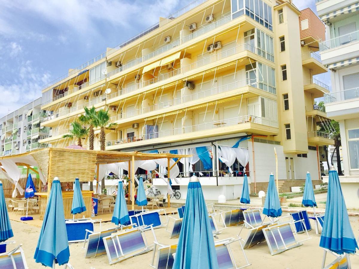 Sun & Sea Apartment Durrës Buitenkant foto