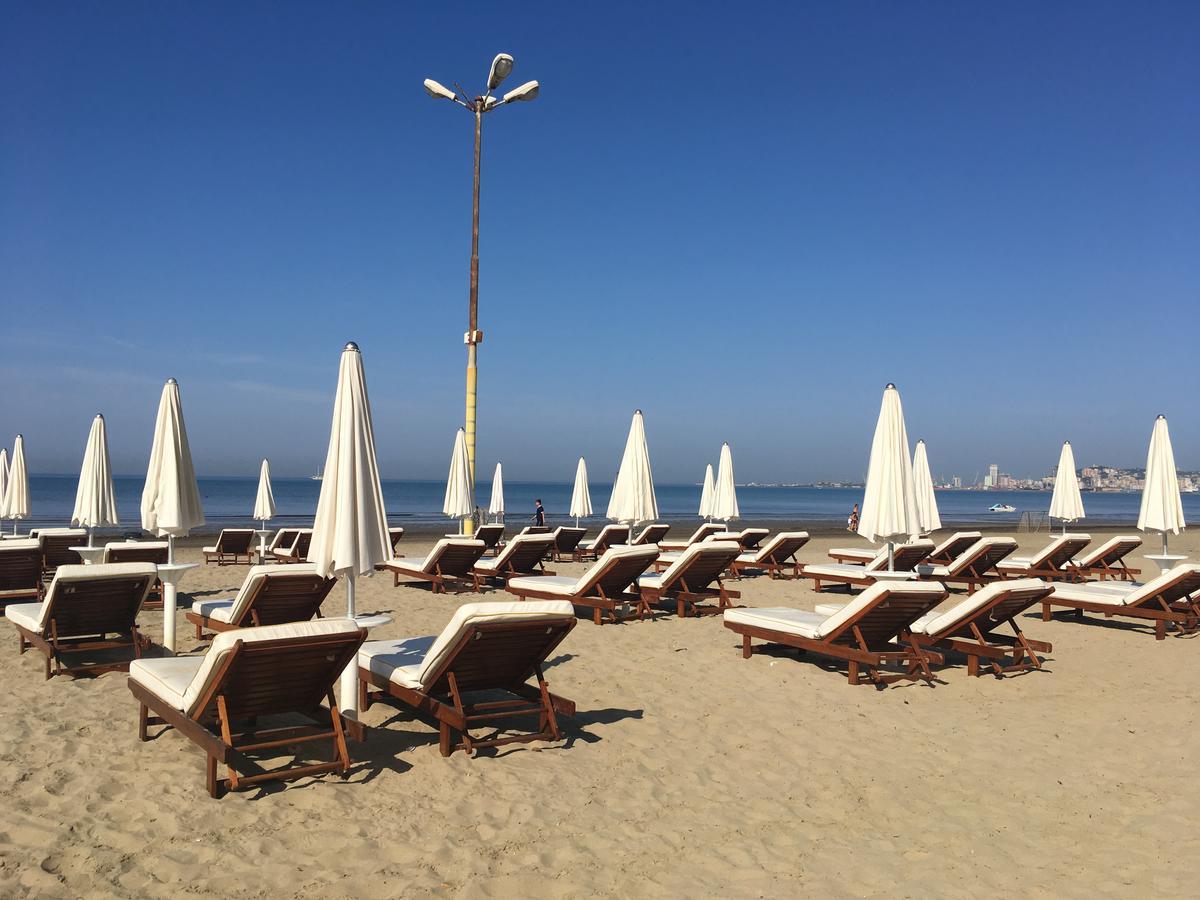 Sun & Sea Apartment Durrës Buitenkant foto