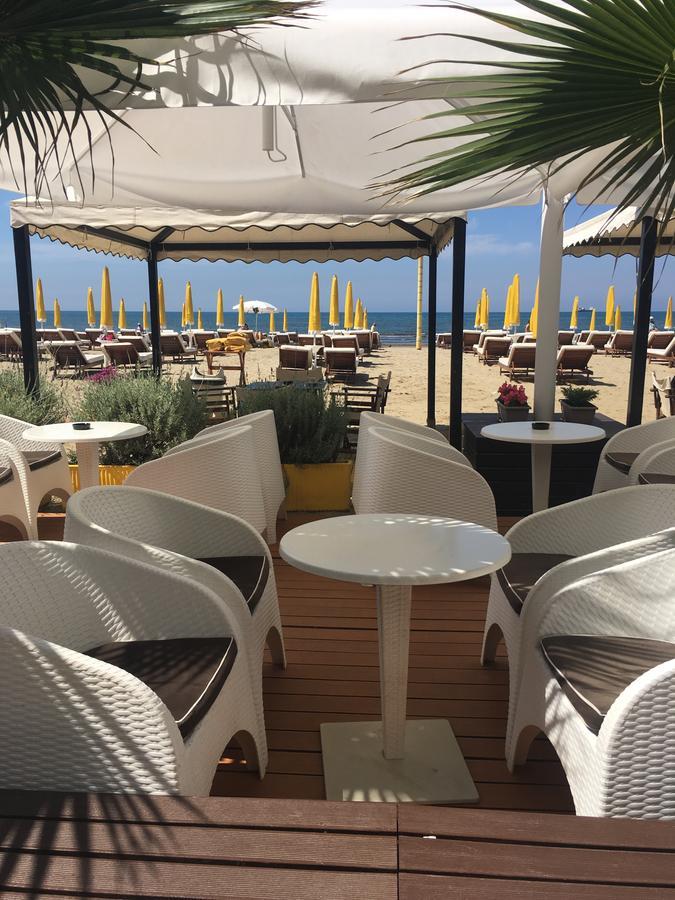 Sun & Sea Apartment Durrës Buitenkant foto